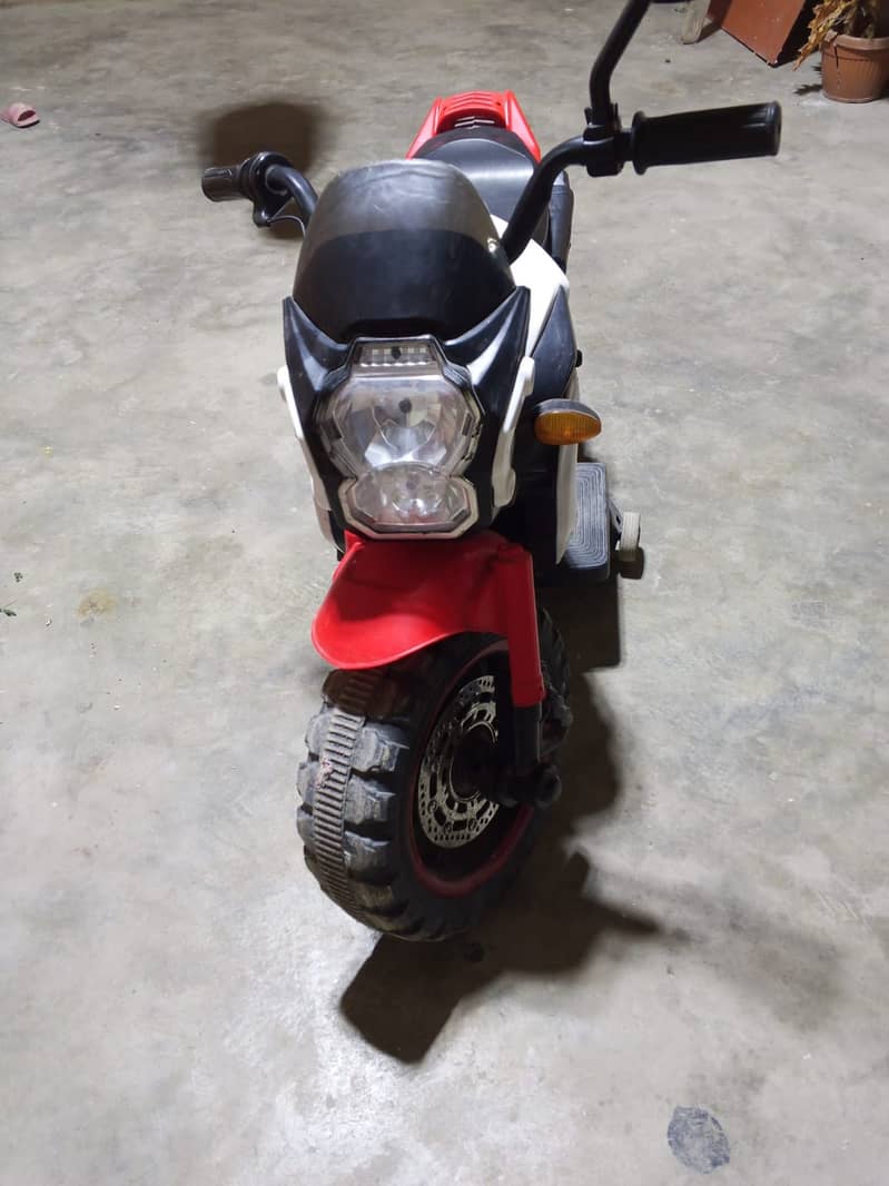 mini charging bicks 0