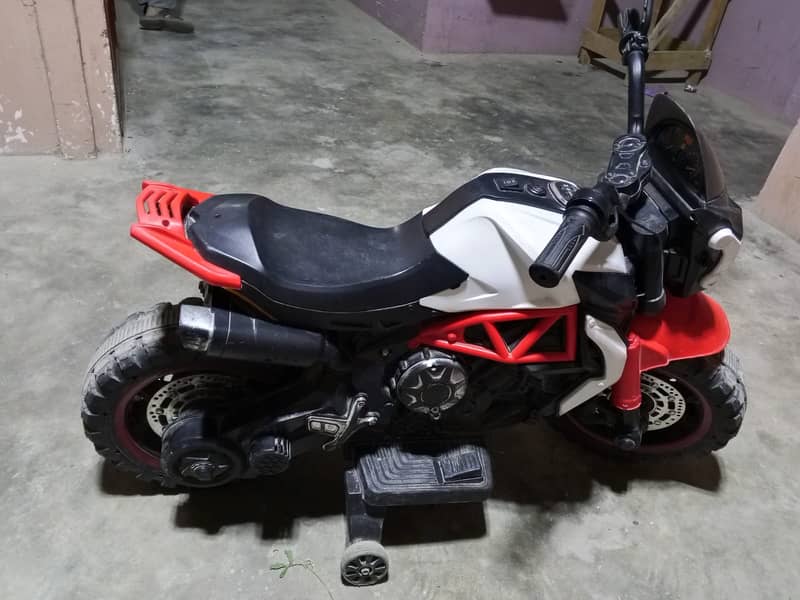 mini charging bicks 2