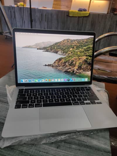 MacBook pro core i7 32gb ram 512 SSD 13inch retina display 2020