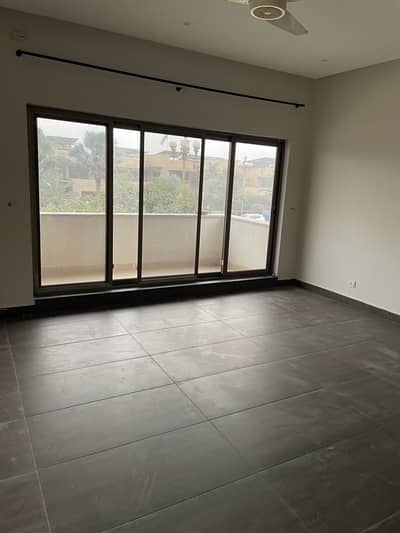 A BEAUTIFUL 35 MARLA MEADOWS FOR RENT