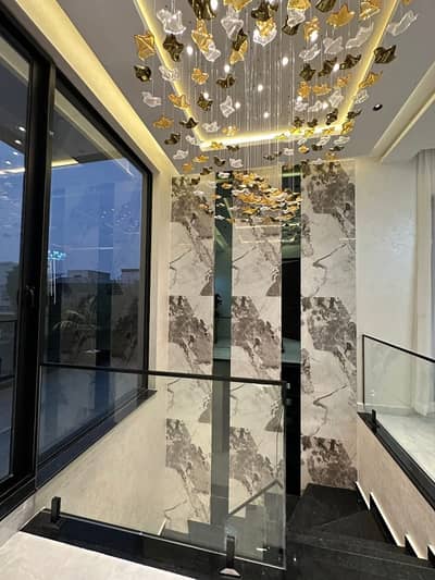 A BEAUTIFUL 10 MARALA HOUSE FOR RENT