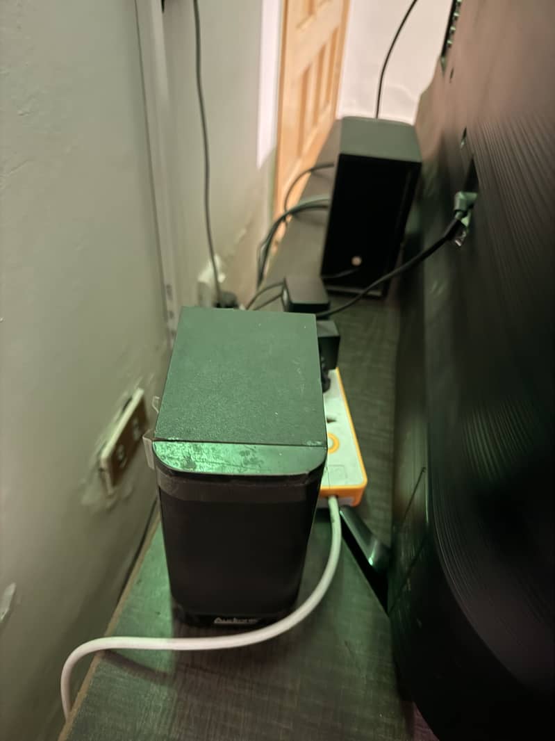 Audionic 2.1 speakers 1