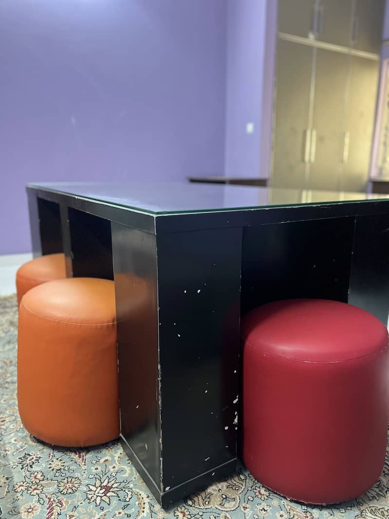 Dining table with 6 stools 2