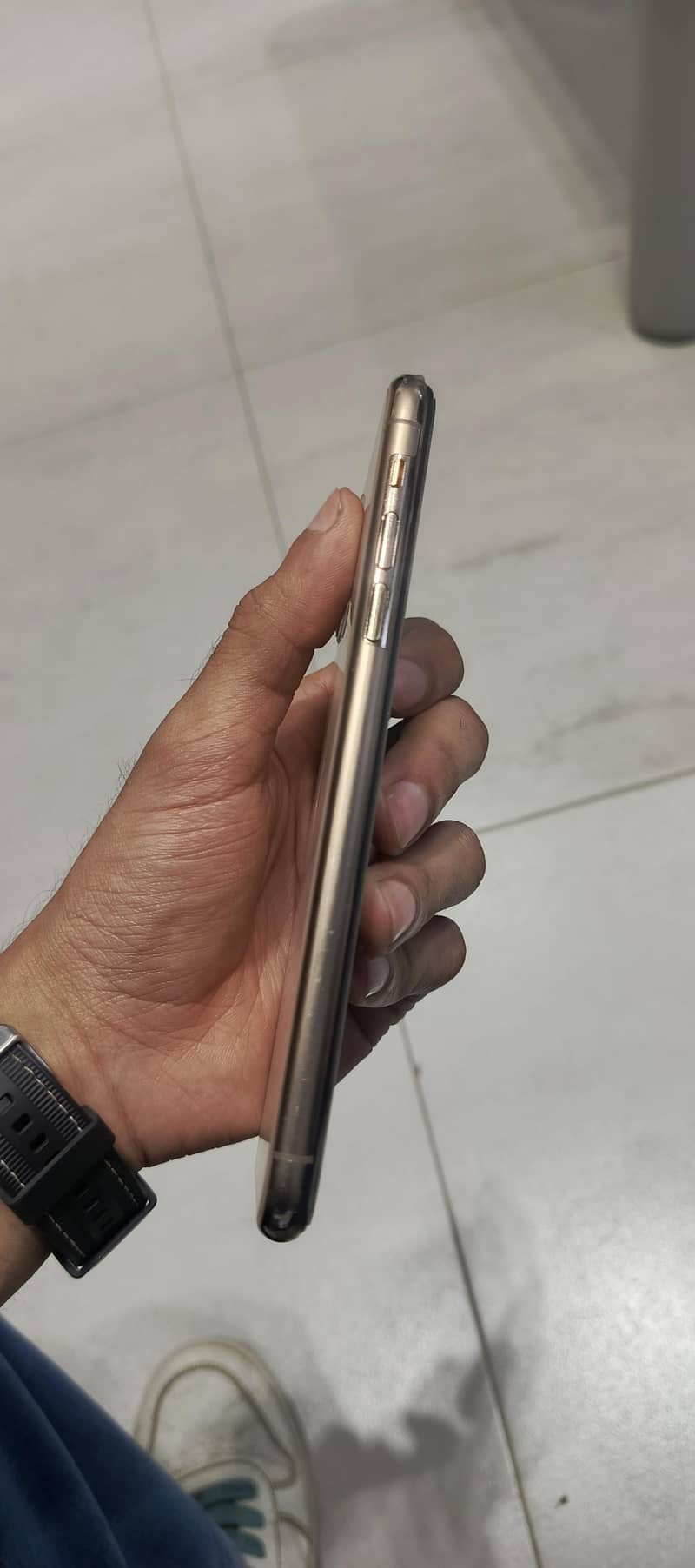 iphone 11 pro max . 3