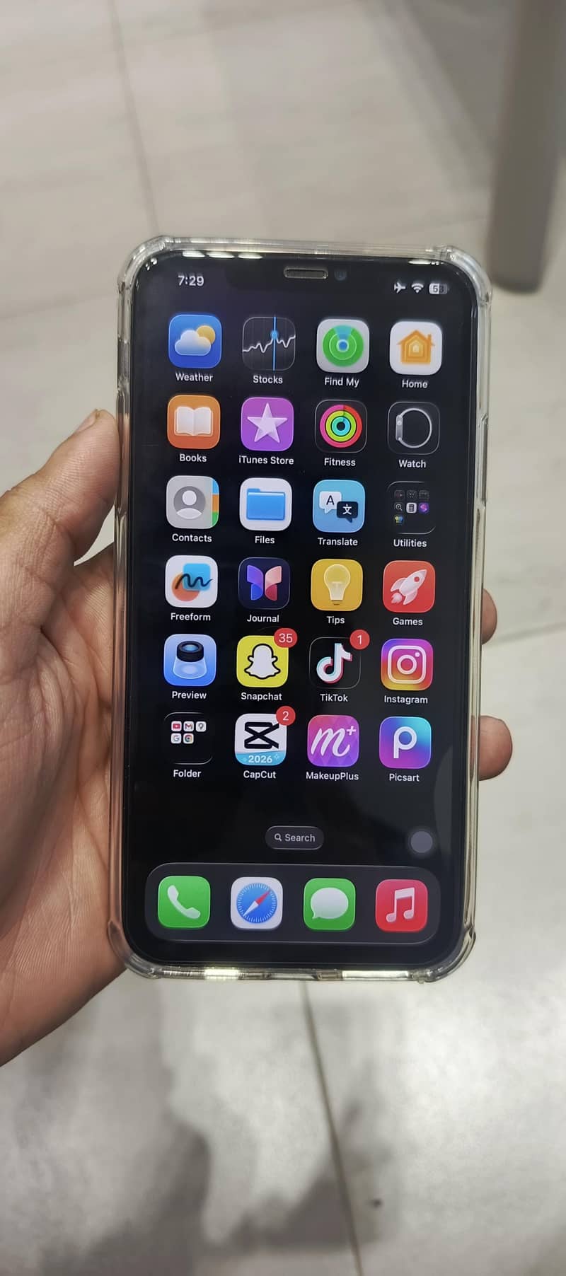 iphone 11 pro max . 4
