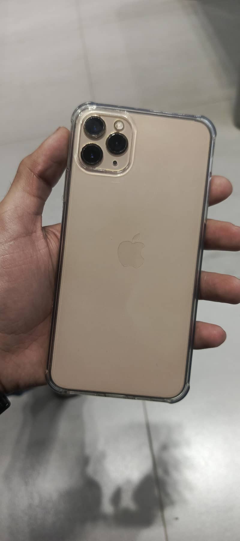 iphone 11 pro max . 5