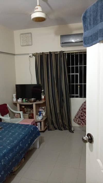 1 Bed Common 1 Kitchen 1 Attached Bathroom very good condition