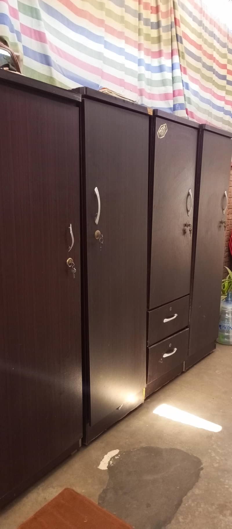 wardrobe dreesing table 0