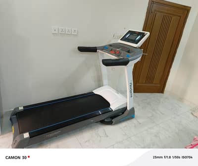 Almost Brand New Treadmill - Flex Sprint . 10/10 condition.