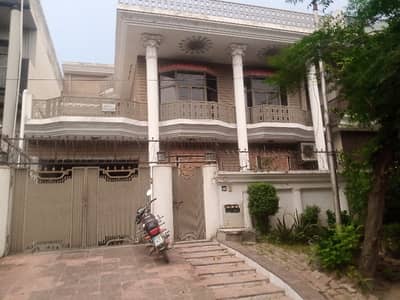 I-8 Beautiful Neat And Clean Upper Portion For Rent.