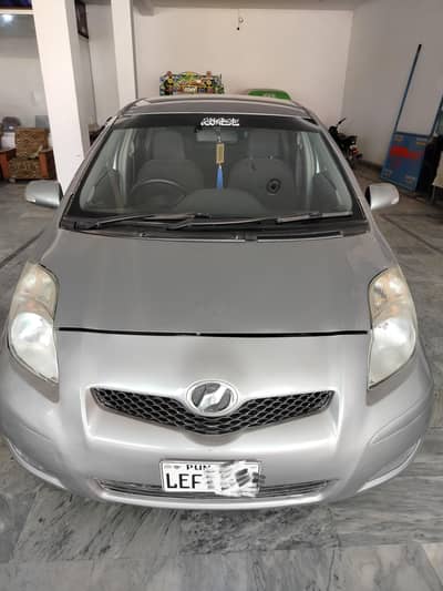 Toyota vitz model 10/13  Lahore regstrd total janian