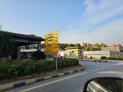 Food Street Shop For Rent On First Floor