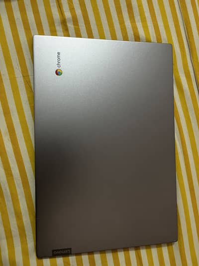 lenovo chormebook 10/10 condition 32gb ram hd print and smother work