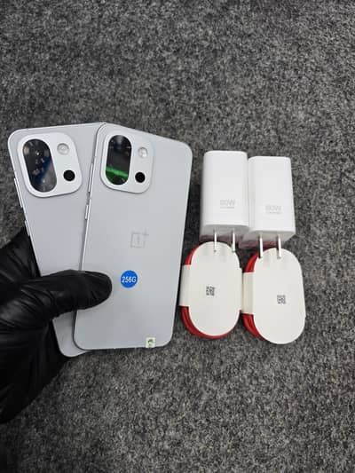 One Plus 13T 12 GB Ram 256 GB Rom Non PTA