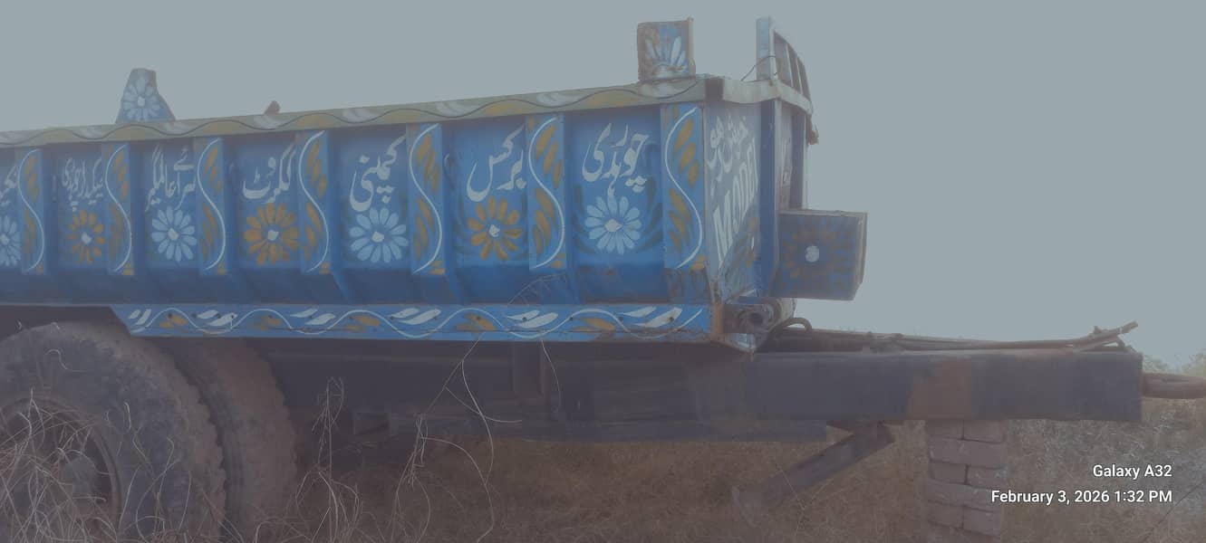 Traily 0