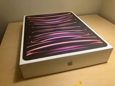 Apple iPad Pro 12.9 Inch full box pack condition