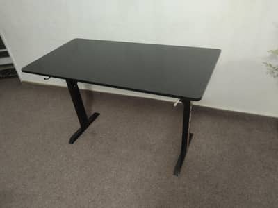 Computer table