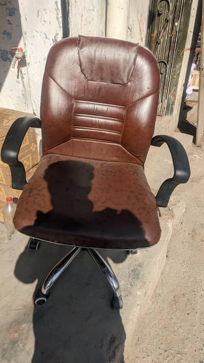 Revolving Chair Used