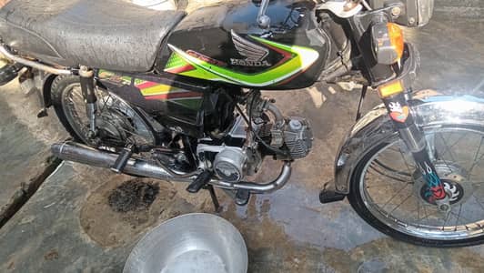 honda70cc19model genuine all urgent sale new tyre
