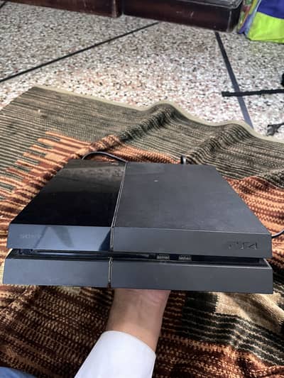 Playstation 4 almost new sealed machine