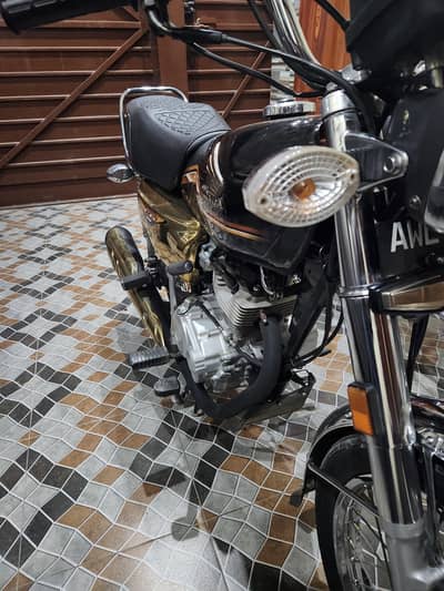 Honda CG 125S Gold Edition