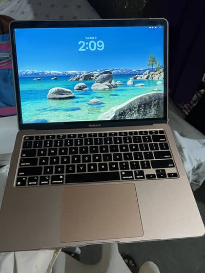 MacBook Air M1 8-256 +box+original charger