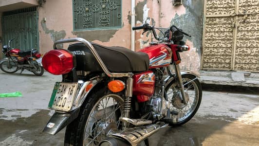 honda 125 contact us on 03127531718