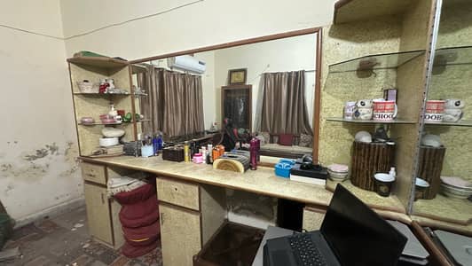 This is parlor counter for sell