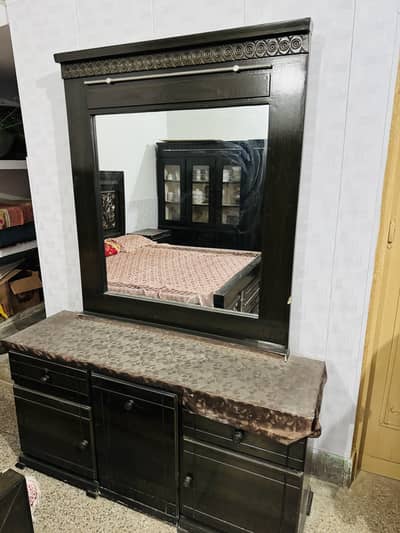 Dessing Table as shown in picture