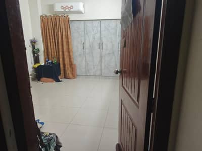 Gold line APPARTMENT 3 bed dd flat for rent