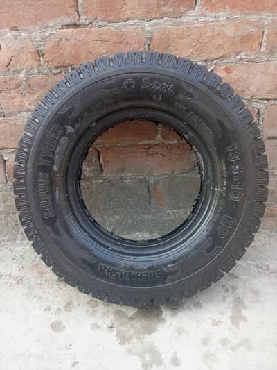 7 auto tyres (ek tyre ki keemat 1000 rupe ha)