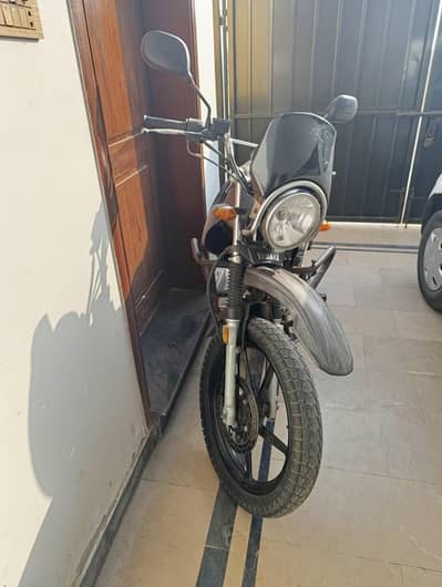 YBR 125g, Night flou edition, 2019, 31600 driven