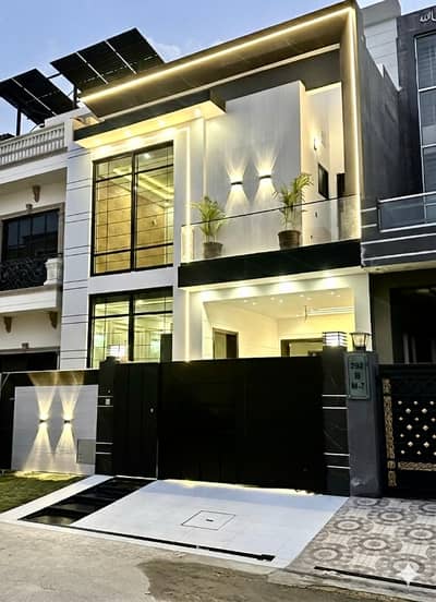 Levish 5 Marla Brand New House For Sale In Lake City Raiwind Road Lahore