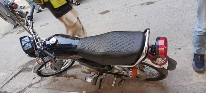 honda 125 black