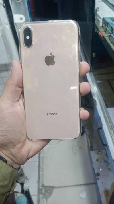 I phon xsmax 64 gb PTA approved official box bhe he saat me