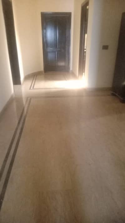 1 Kanal Residential Slightly used Bungalow Double Unit