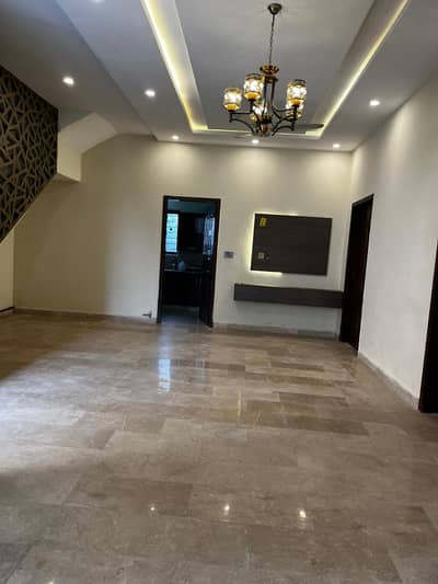 7 MARLA BEAUTIFUL LOWER PORTION AVAILABLE FOR RENT IN DHA RAHBER 11