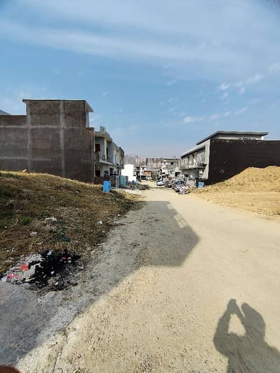 Multi Garden B-17 Islamabd 10 marla Top Location Plot Available For sale B-17 Islamabd