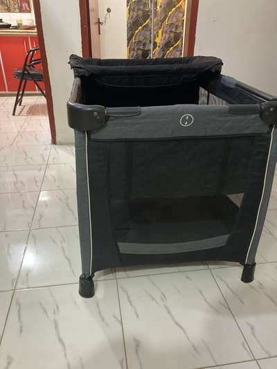 3-in-1 kids bassinet and play yard