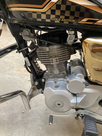 Advance 24/25 model Honda  125 gold eddition 255000.03062698740