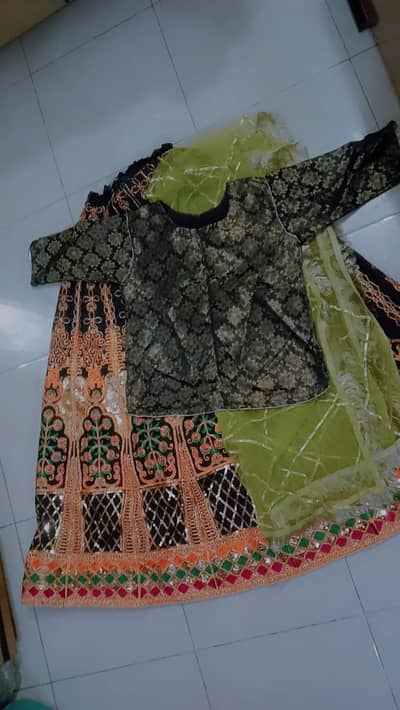 Mehndi lehnga 3 piece for sale size medium