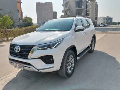 Toyota Fortuner V 2022