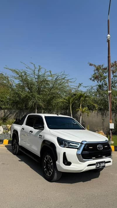 Toyota Hilux Revo V Automatic 2.8 2021