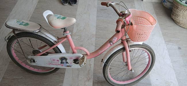 Girls cycle