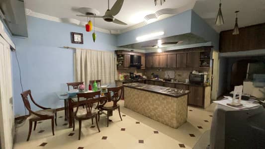 BLOCK-B BEAUTIFUL FIRST FLOOR NORTH VISTA APARTMENT WEST OPEN NORTH NAZIMABAD