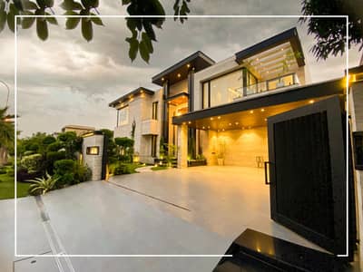 Used House 2 Kanal Luxury Living Out Standing Bungalow for Sale