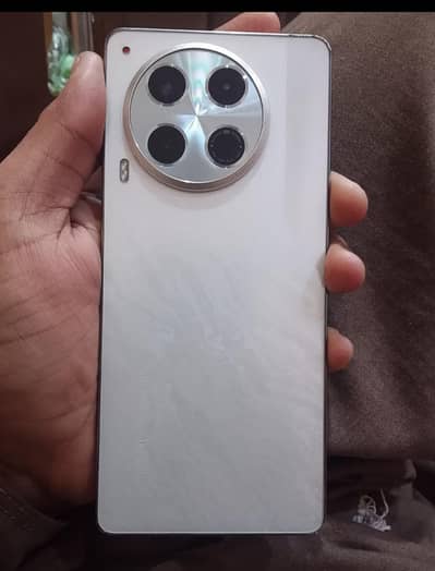 Tenco camon 30 for sale good condition Mukammal box charging