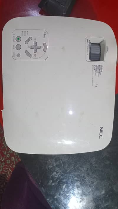 NEC VT695 MULTIMEDIA PROJECTOR