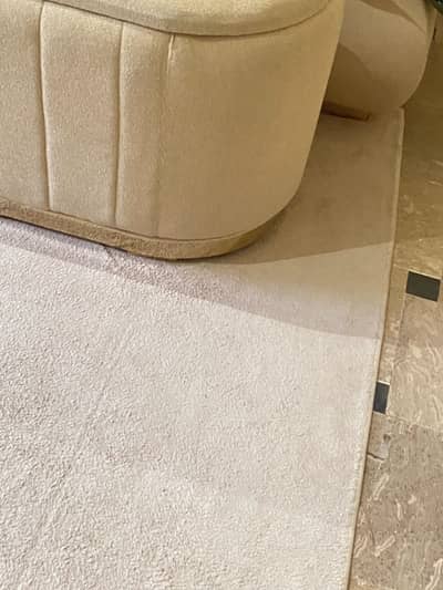 Rug in greenish golden colour