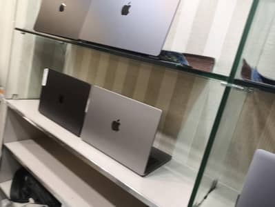 i7 i9 M1 M2 M3 M4 Apple MacBook Pro